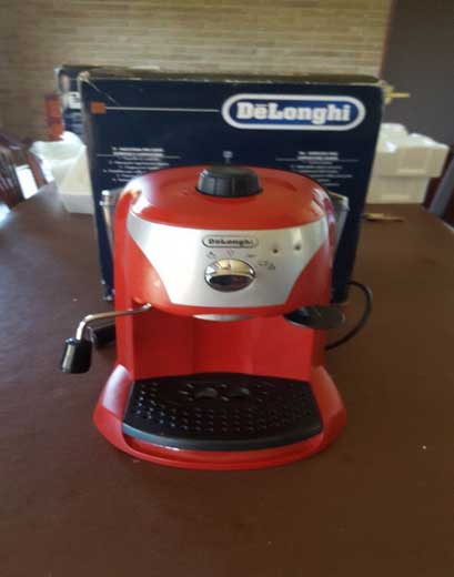 Prezentare detaliată expresor cafea profesional Delonghi EC221.R