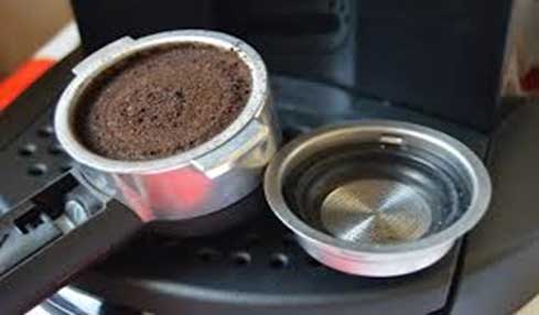 cafea la espressor manual Delonghi EC221 B